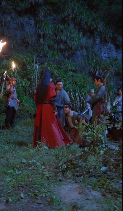 开局啃树皮娶妻定天下